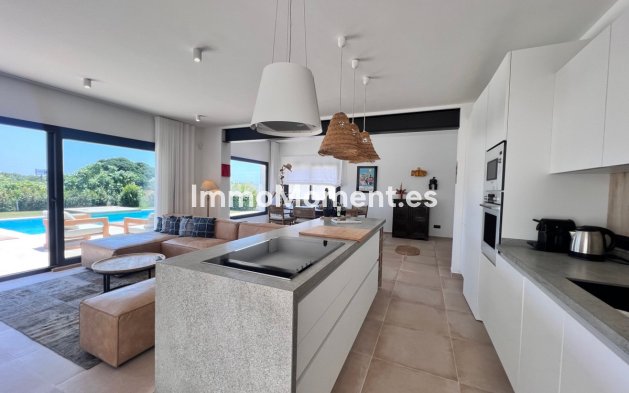 Bestaande woning - Villa - Estepona  - Estepona Centro