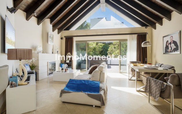 Resale - Apartment - Benahavís - Benahavís Centro