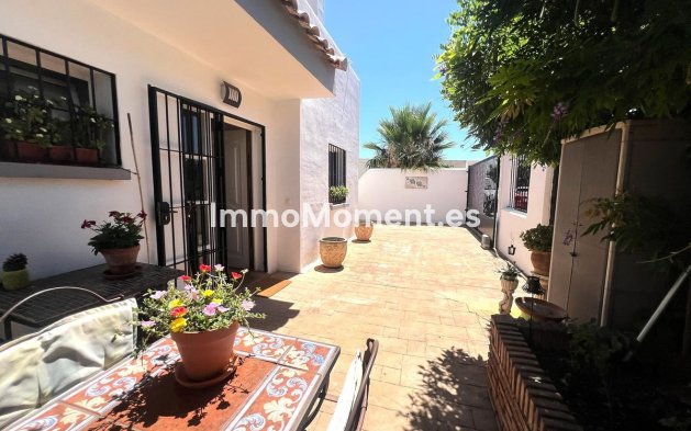 Resale - Villa - Fuengirola - Fuengirola Centro