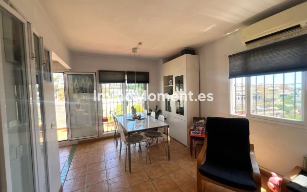 Resale - Villa - Fuengirola - Fuengirola Centro