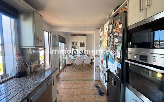Resale - Villa - Fuengirola - Fuengirola Centro