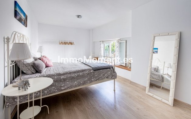 Wiederverkauf - Reihenhaus -   Inländisch - Alhaurín el Grande Centro