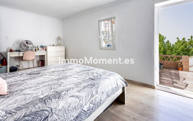 Wiederverkauf - Reihenhaus -   Inländisch - Alhaurín el Grande Centro