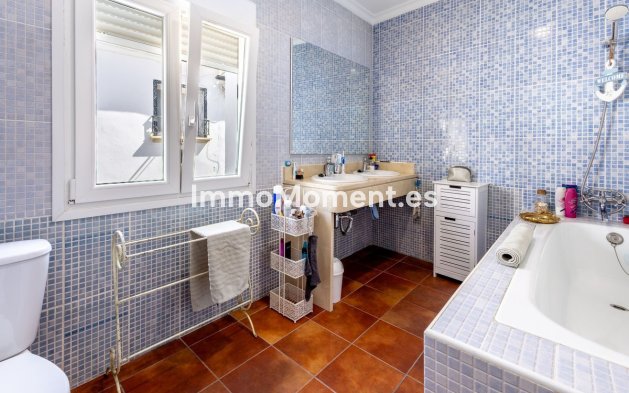 Wiederverkauf - Reihenhaus -   Inländisch - Alhaurín el Grande Centro