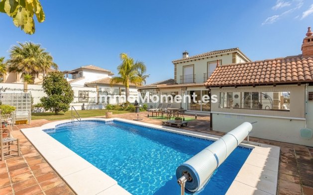 Resale - Villa - Inland  - Coín