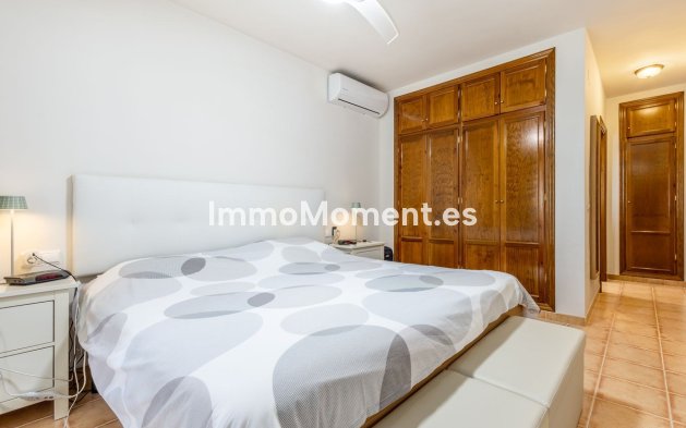 Resale - Villa - Inland  - Coín