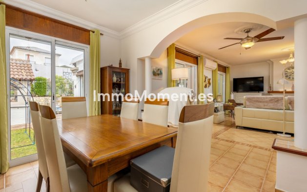 Resale - Villa - Inland  - Coín