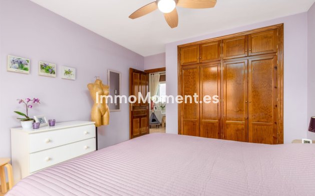 Resale - Villa - Inland  - Coín