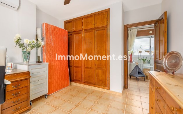 Resale - Villa - Inland  - Coín