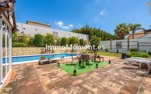 Resale - Villa - Inland  - Coín