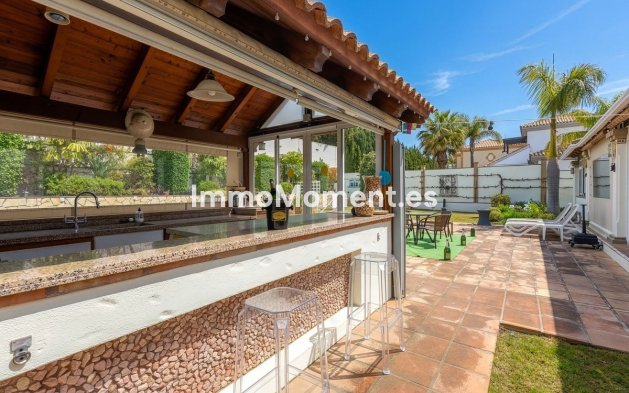 Resale - Villa - Inland  - Coín