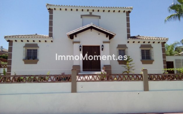 Resale - Villa - Inland  - Coín