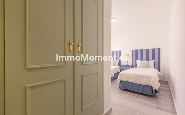 Revente - Villa - Marbella - Costabella