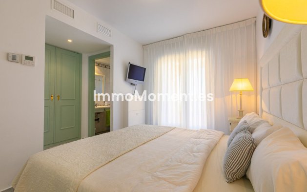 Revente - Villa - Marbella - Costabella