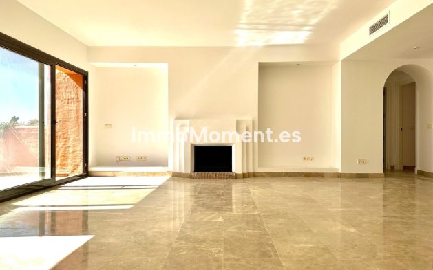 Resale - Apartment - Manilva - La Duquesa