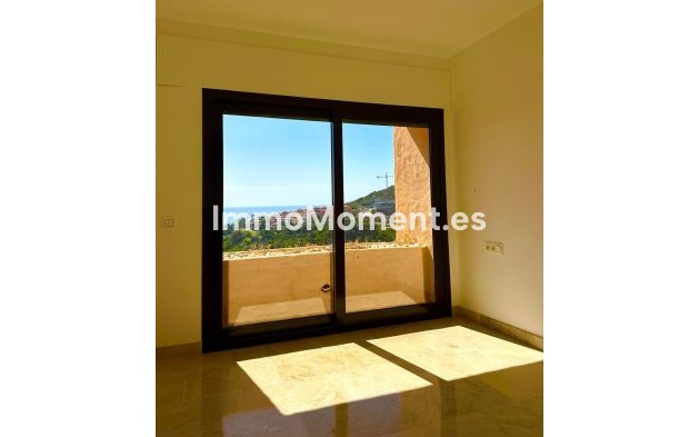 Resale - Apartment - Manilva - La Duquesa