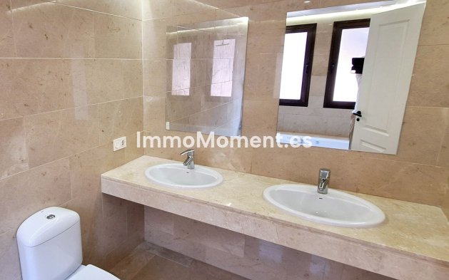 Resale - Apartment - Manilva - La Duquesa