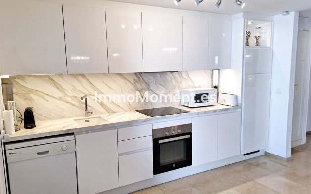 Resale - Apartment - Manilva - La Duquesa