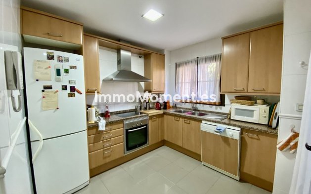 Resale - Apartment - Estepona - New Golden Mile