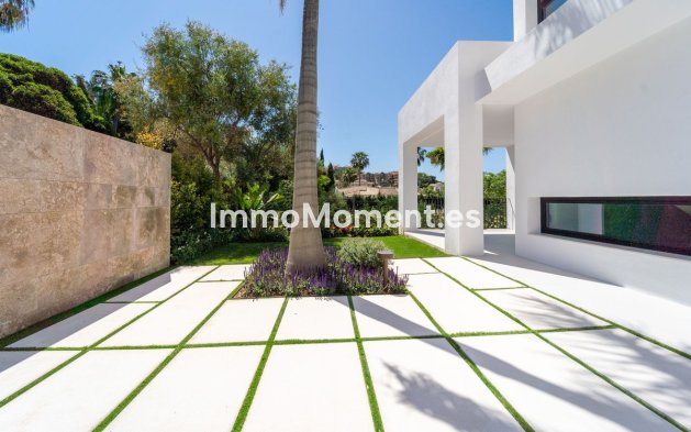 Wiederverkauf - Villa - Marbella - Nueva Andalucía