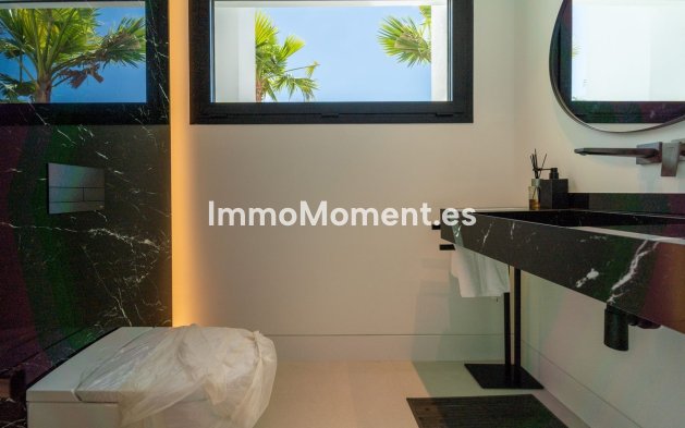 Wiederverkauf - Villa - Marbella - Nueva Andalucía