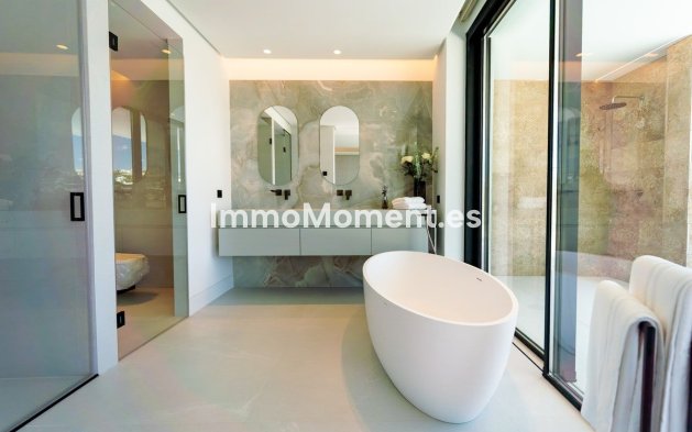 Wiederverkauf - Villa - Marbella - Nueva Andalucía