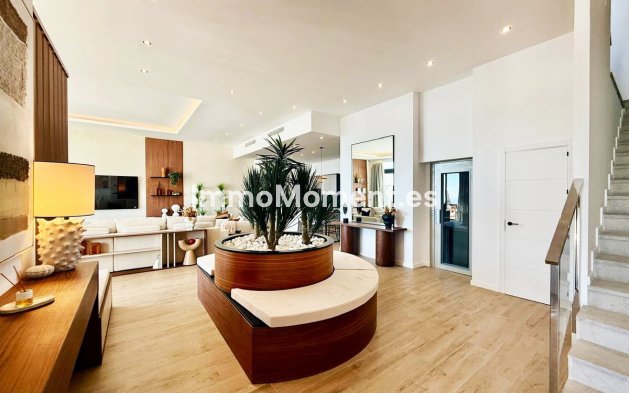 Revente - Villa - Benalmadena - Benalmadena Centro