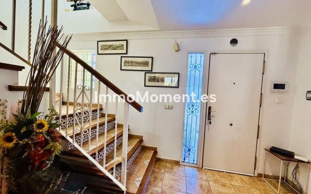 Wiederverkauf - Villa -   Inländisch - Alhaurín de la Torre