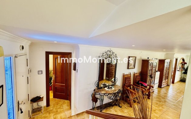 Wiederverkauf - Villa -   Inländisch - Alhaurín de la Torre