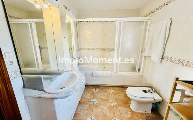 Wiederverkauf - Villa -   Inländisch - Alhaurín de la Torre