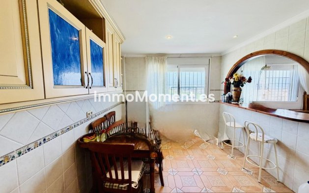 Wiederverkauf - Villa -   Inländisch - Alhaurín de la Torre