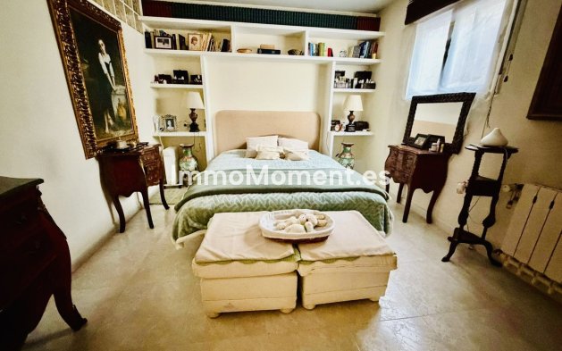 Wiederverkauf - Villa -   Inländisch - Alhaurín de la Torre