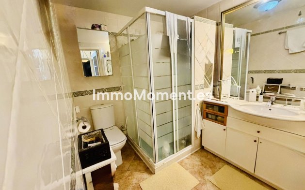 Wiederverkauf - Villa -   Inländisch - Alhaurín de la Torre