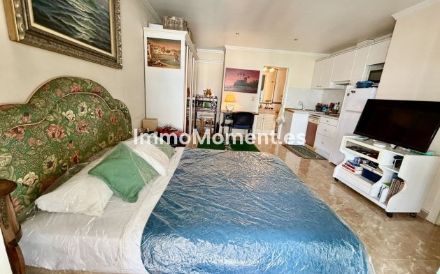 Wiederverkauf - Villa -   Inländisch - Alhaurín de la Torre