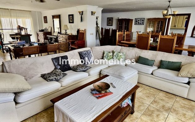 Wiederverkauf - Villa -   Inländisch - Alhaurín de la Torre