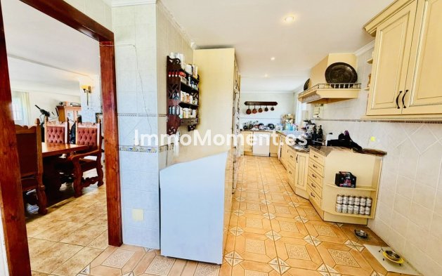 Wiederverkauf - Villa -   Inländisch - Alhaurín de la Torre