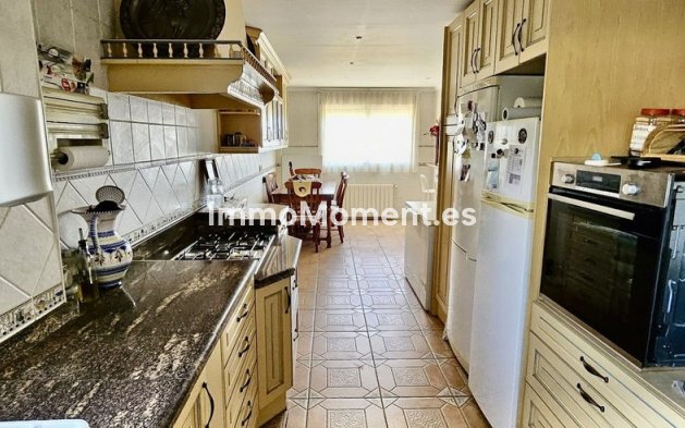 Wiederverkauf - Villa -   Inländisch - Alhaurín de la Torre