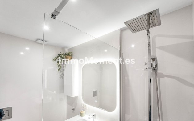 Wiederverkauf - Wohnung - Torremolinos - La Carihuela