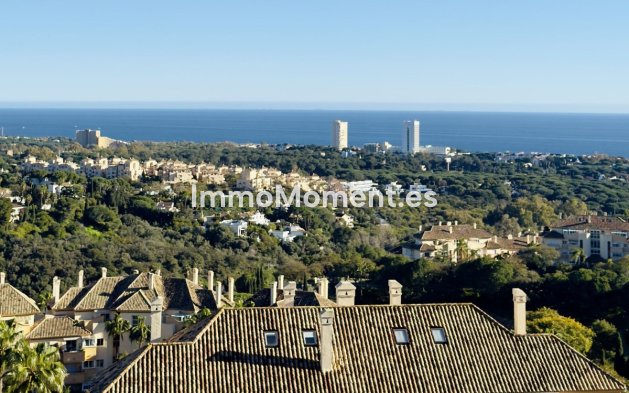 Resale - Apartment - Marbella - Elviria