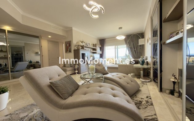 Resale - Apartment - Marbella - Elviria