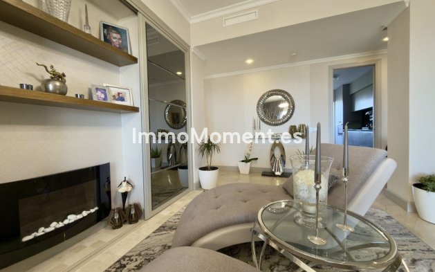 Resale - Apartment - Marbella - Elviria
