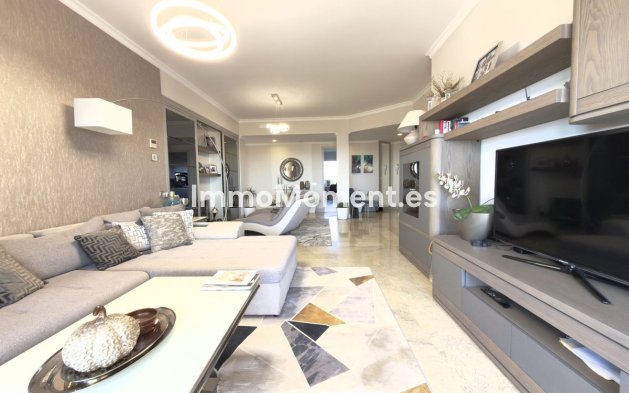 Resale - Apartment - Marbella - Elviria