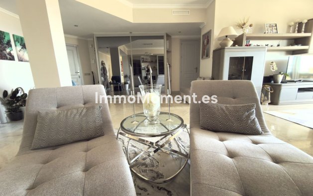 Resale - Apartment - Marbella - Elviria