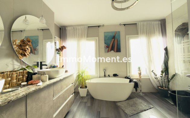 Resale - Apartment - Marbella - Elviria