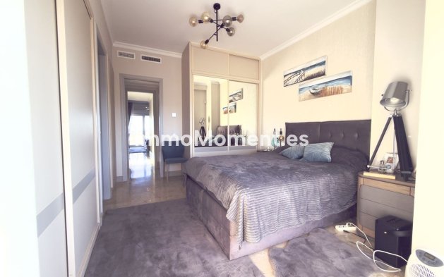 Resale - Apartment - Marbella - Elviria