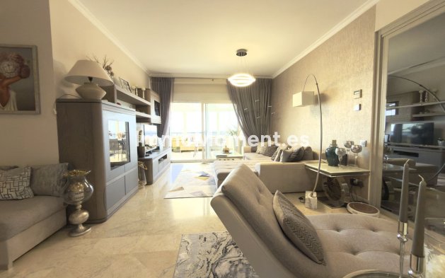 Resale - Apartment - Marbella - Elviria