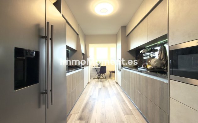 Resale - Apartment - Marbella - Elviria