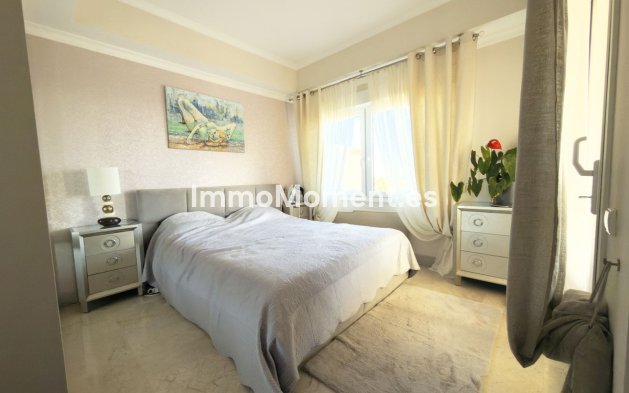 Resale - Apartment - Marbella - Elviria