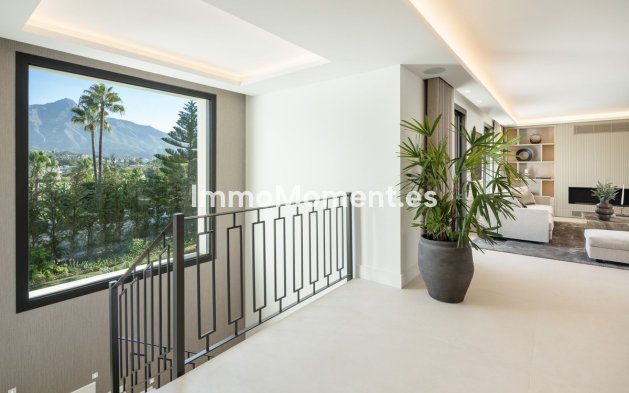 Wiederverkauf - Villa - Marbella - Nueva Andalucía