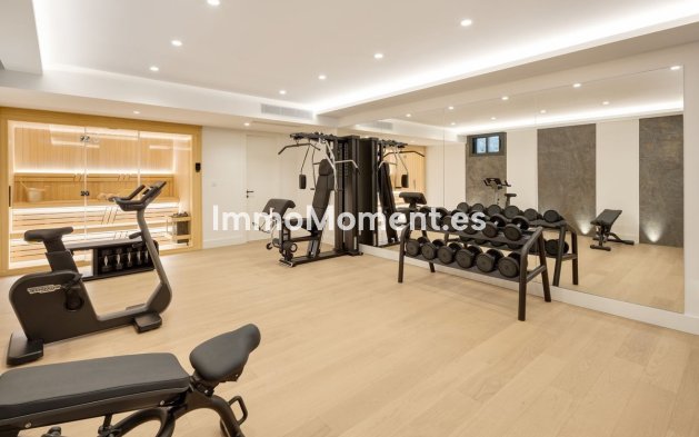 Wiederverkauf - Villa - Marbella - Nueva Andalucía